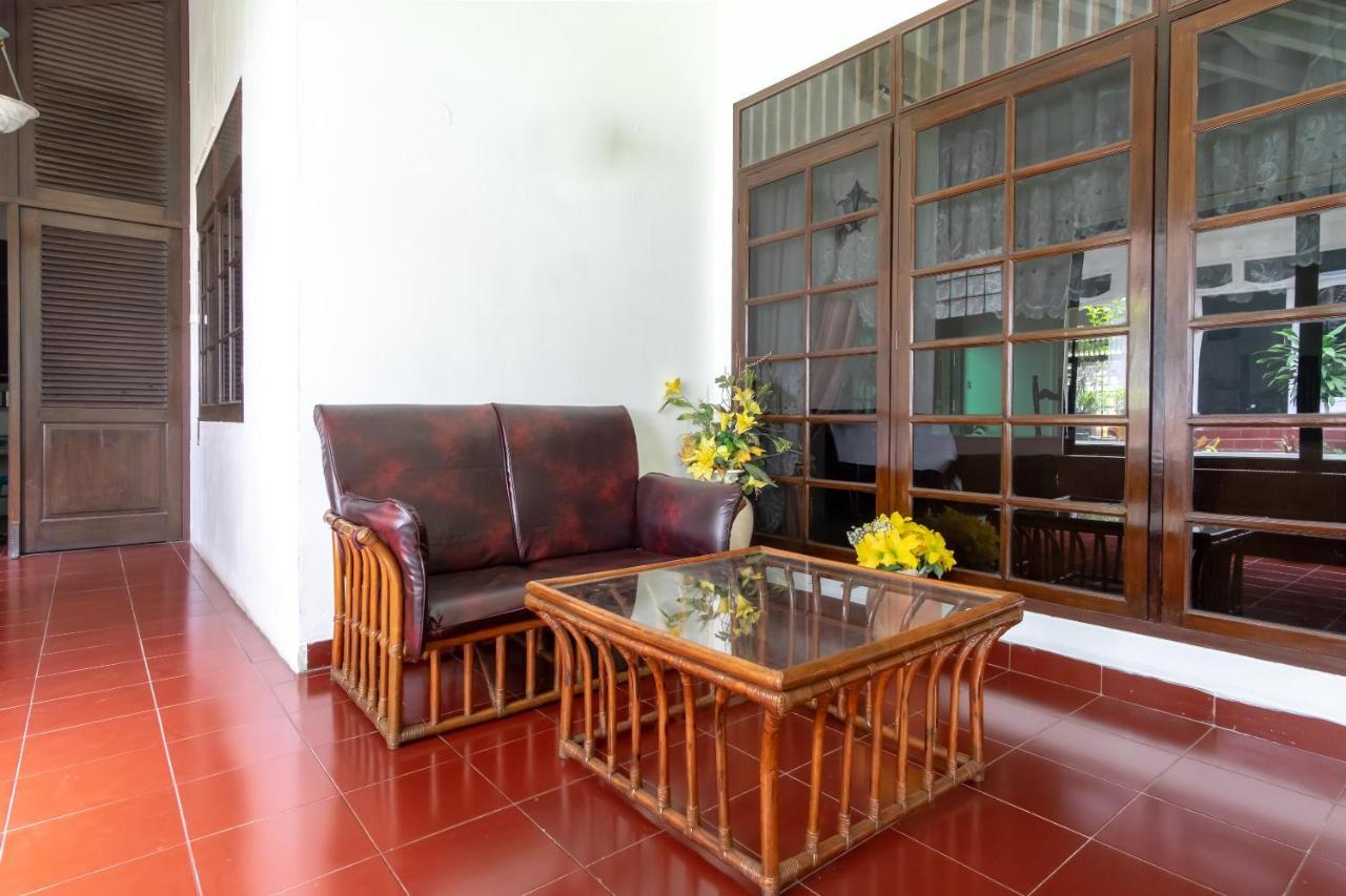 מלון מדאן Oyo Living 2843 Raz House Syariah מראה חיצוני תמונה