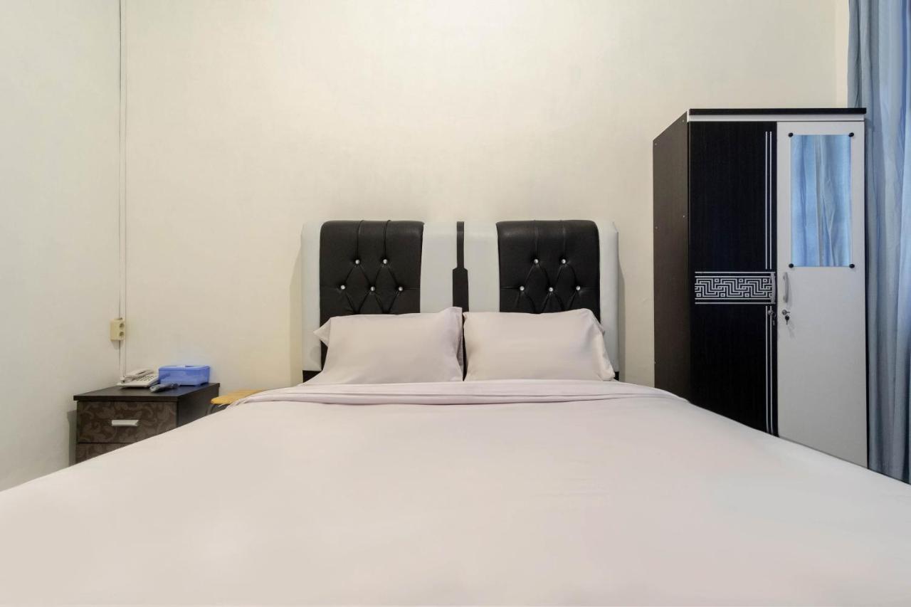 מלון מדאן Oyo Living 2843 Raz House Syariah מראה חיצוני תמונה