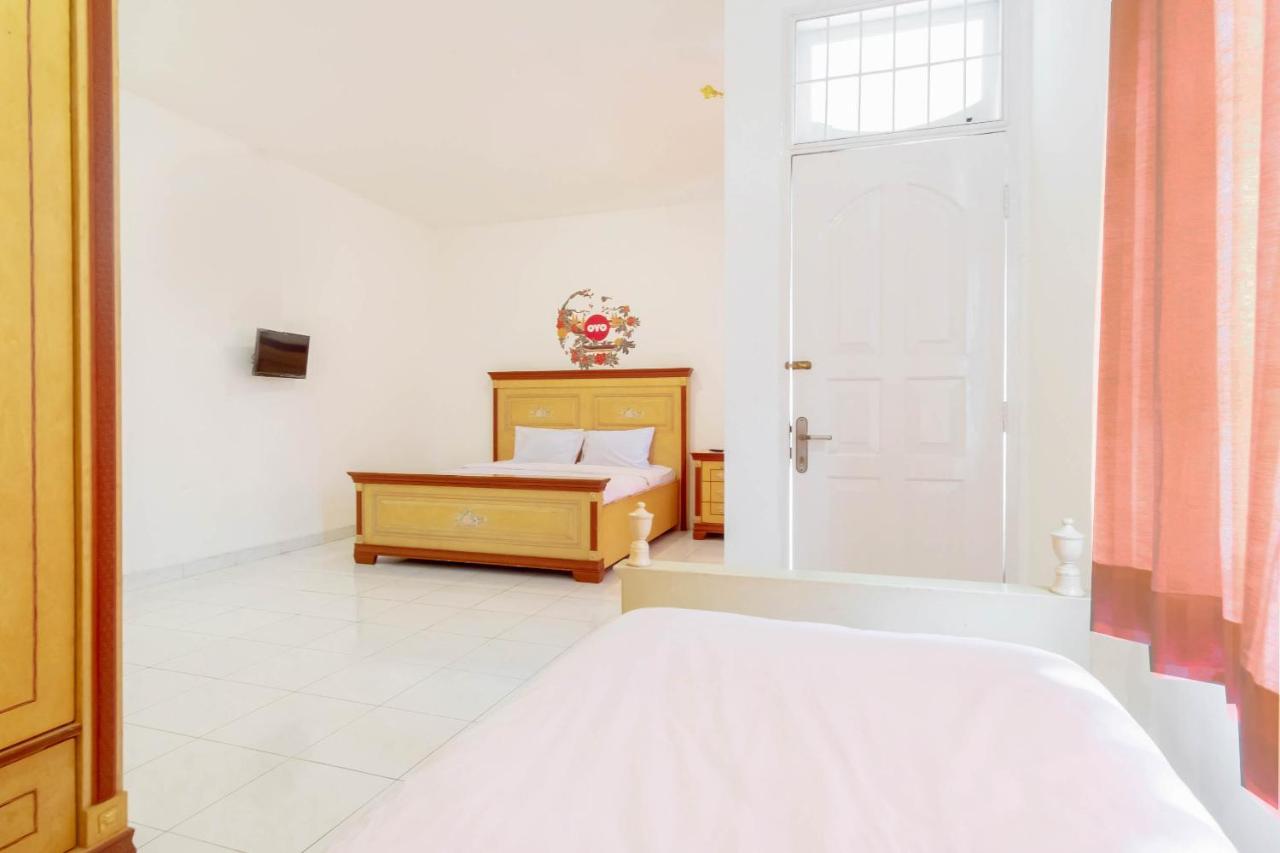 מלון מדאן Oyo Living 2843 Raz House Syariah מראה חיצוני תמונה