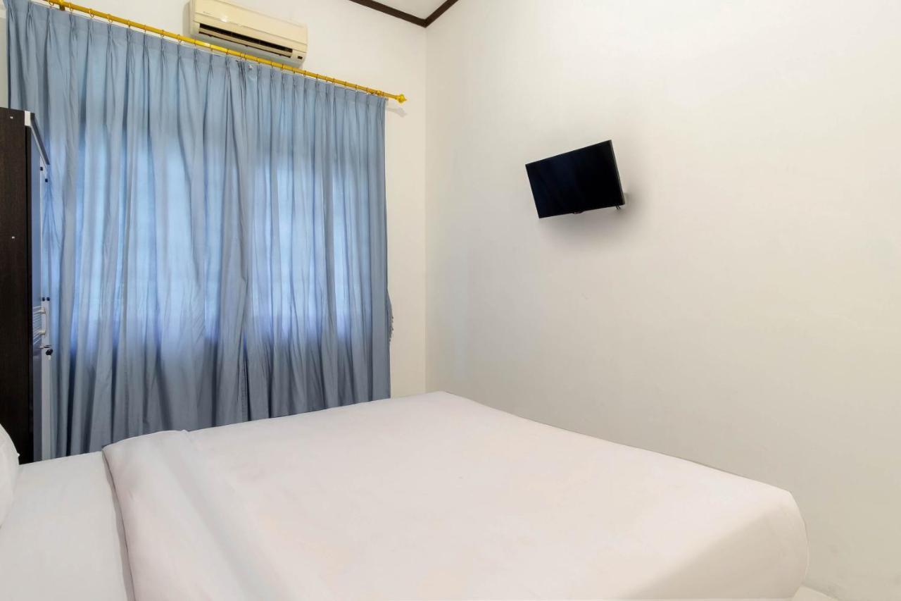מלון מדאן Oyo Living 2843 Raz House Syariah מראה חיצוני תמונה