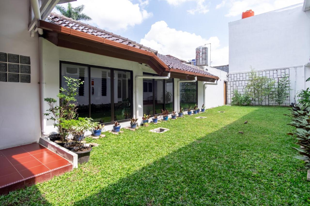 מלון מדאן Oyo Living 2843 Raz House Syariah מראה חיצוני תמונה