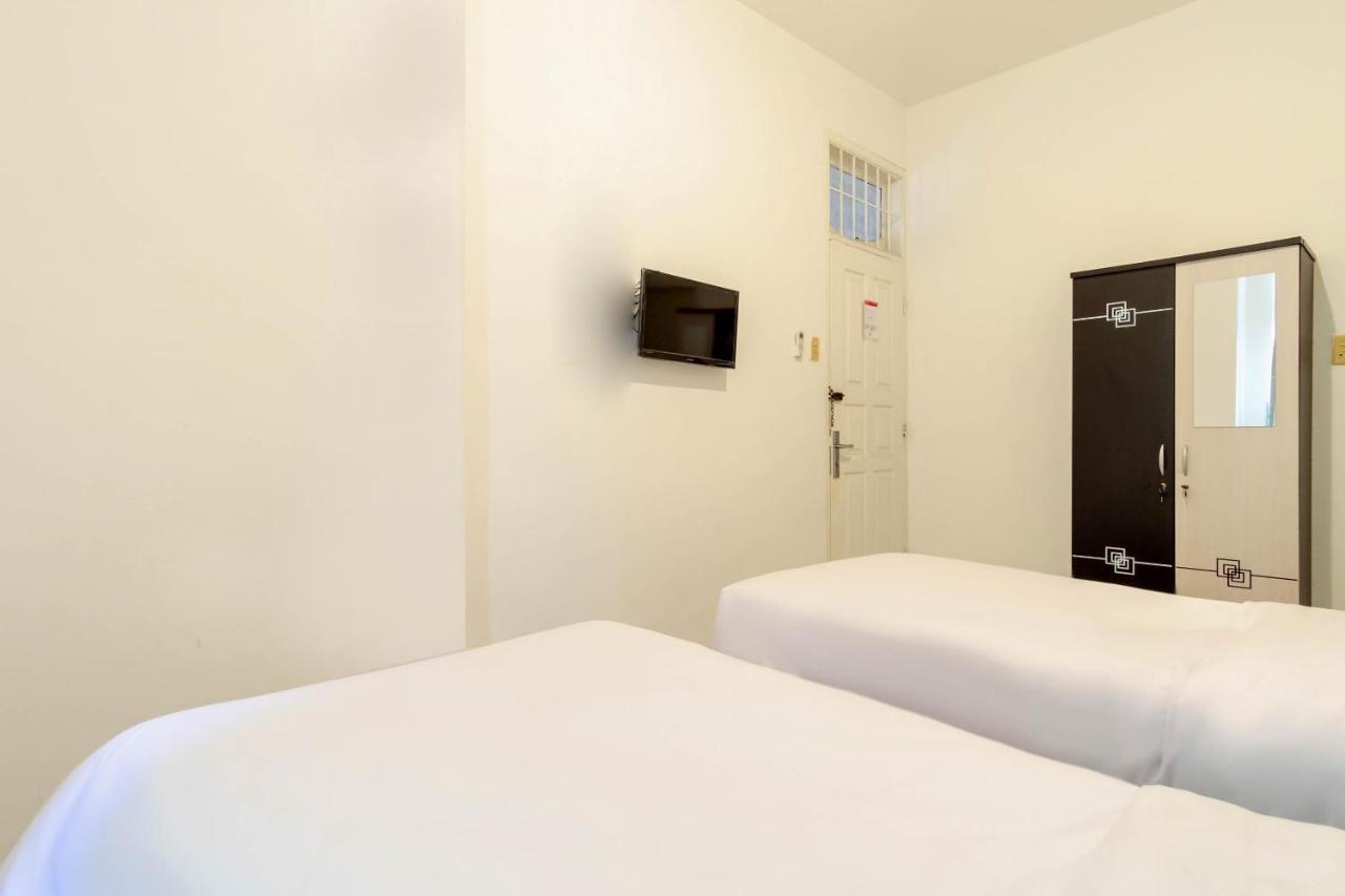מלון מדאן Oyo Living 2843 Raz House Syariah מראה חיצוני תמונה